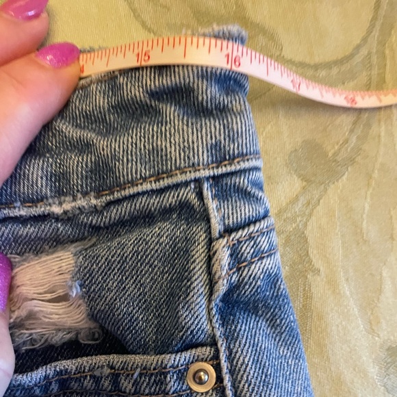 DL1961 Renee Cutoff Distressed Ripped Frayed in Soul Wash Denim Mini Short Sz 27 - Picture 10 of 16